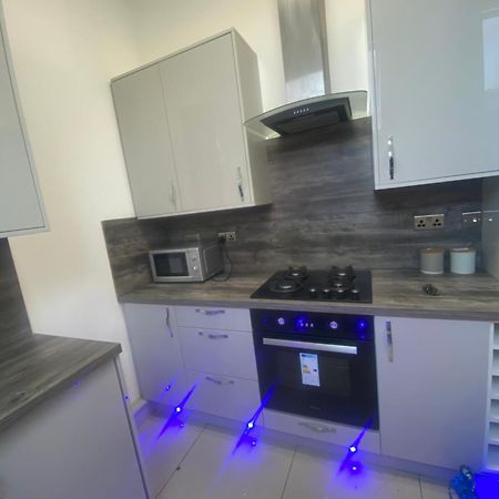 Penthouse Apt8 Apartment Wolverhampton Luaran gambar