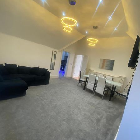 Penthouse Apt8 Apartment Wolverhampton Luaran gambar
